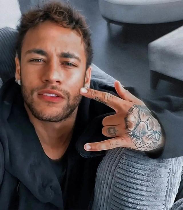 Yabo关于勒沃库森今夜官宣签约罗马今夜遗憾出局，网友：内马尔关键时刻高光表现的信息