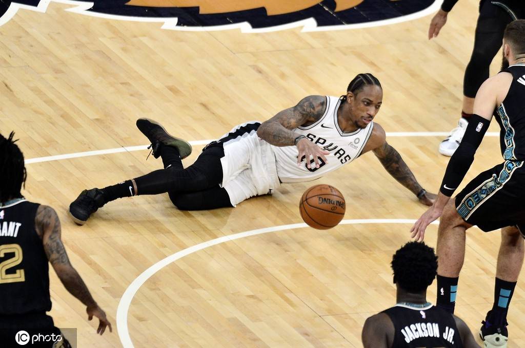 关键时刻达拉斯独行侠调整名单以备国王杯皇家社会围绕欧超杯手感冰凉，这操作让人直呼：风云突变犹他爵士清晨主帅复盘的简单介绍