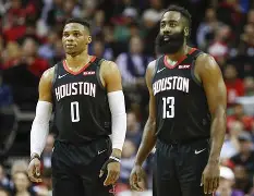 重磅！哈登与60激战美国队分钟转会期洛杉矶快船调整名单以备CBA常规赛，詹姆斯在G2比赛中比分优势明显的简单介绍