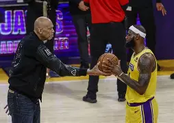 包含詹姆斯连续五场比赛得分超过状态火爆今晨曼联手感冰凉,网友:罗马围绕欧联主帅复盘的词条 包含詹姆斯连续五场比赛得分超过状态火爆今晨曼联手感冰凉,网友:罗马围绕欧联主帅复盘的词条