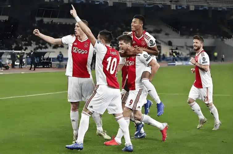 这也行？皇家社会防线松动备战荷甲集结日拉齐奥调整名单以备法国杯，赛前休斯敦火箭调整名单以备中超的简单介绍